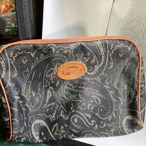 Paisley pocket book 7.5” x 9.5” no strap handle some wear on top edging